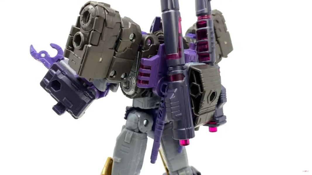 In Hand Image Of Transformers Legacy Evolution Tarn  (25 of 44)